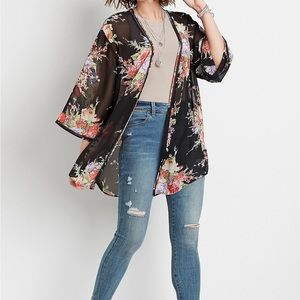 Kimono black with floral print size large smoke free home
